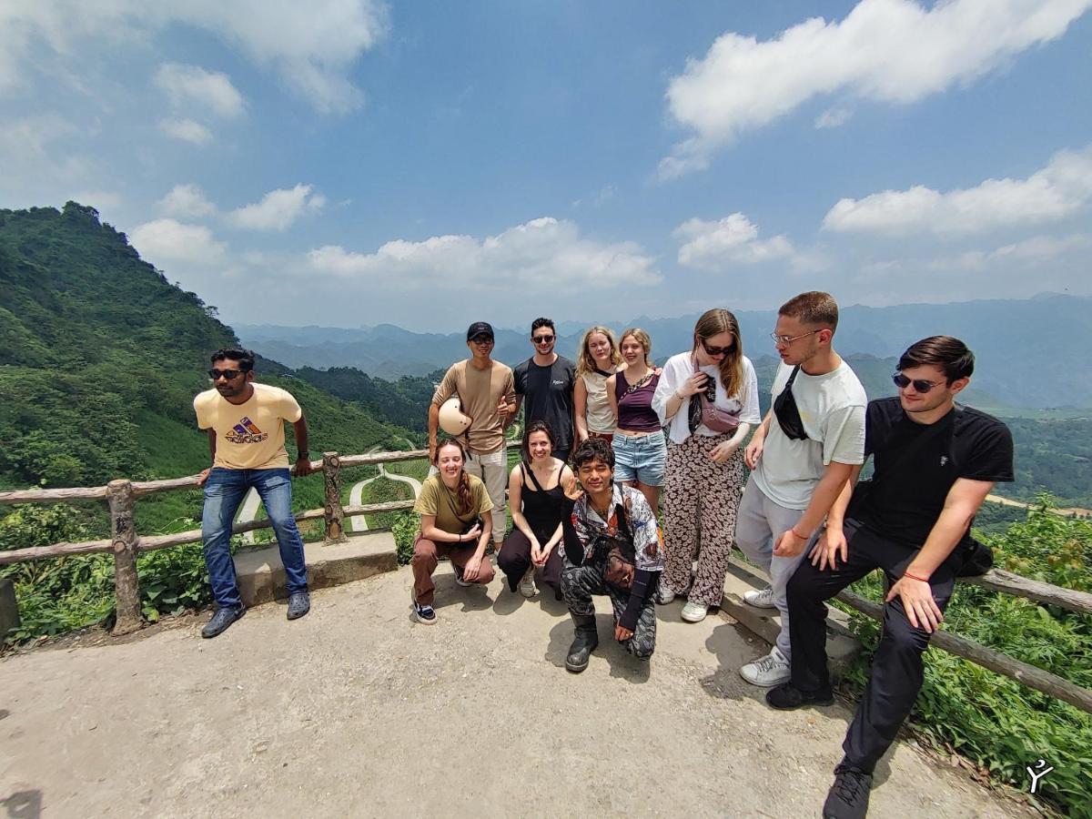 Ha Giang Lotus Hostel Motorbikes Tours Eksteriør billede