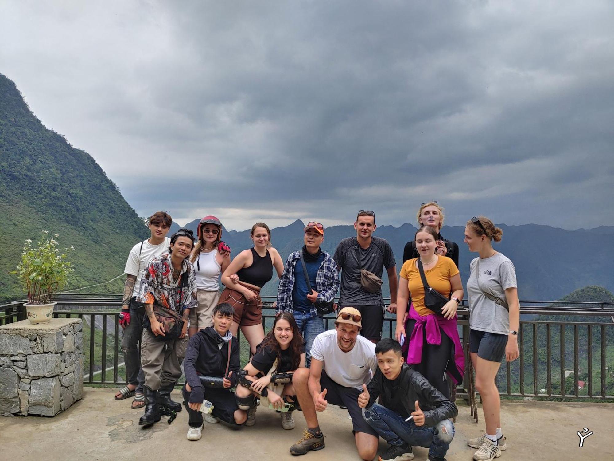 Ha Giang Lotus Hostel Motorbikes Tours Eksteriør billede