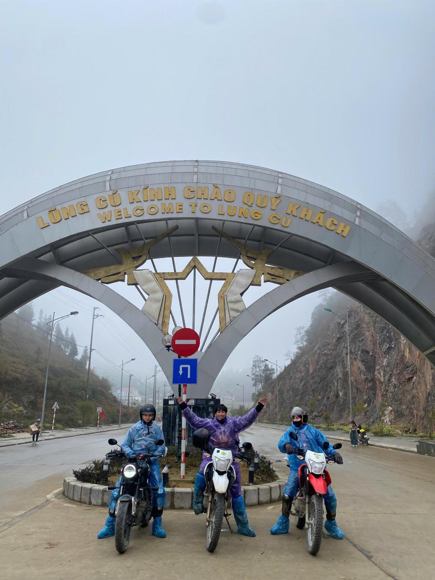 Ha Giang Lotus Hostel Motorbikes Tours Eksteriør billede